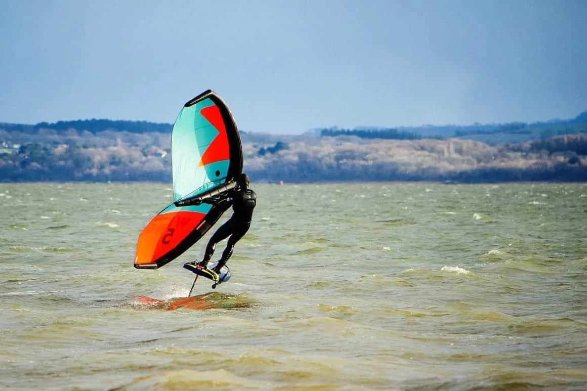 Wind surfing