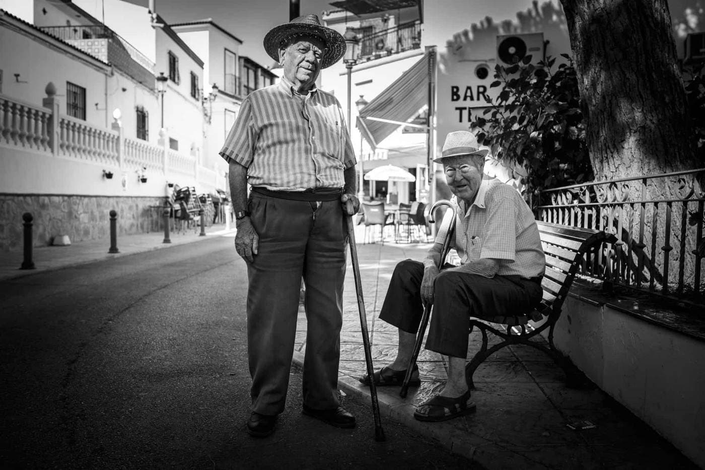 Sherman Buildings — Schlumpy old men 2017 02 wiebrig krakau 187205 unsplash